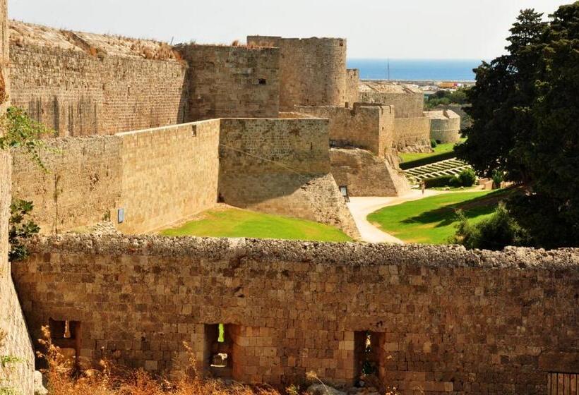هتل S.nikolis  Historic Boutique