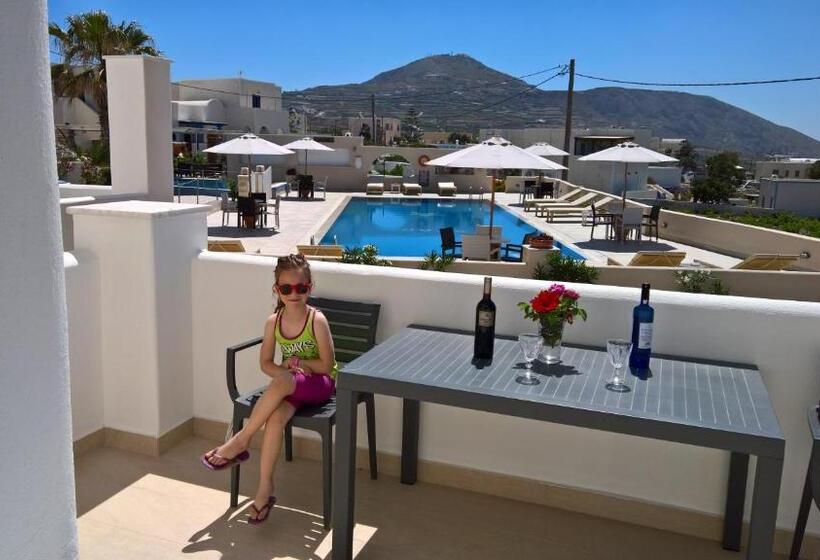 هتل Hiraeth Santorini