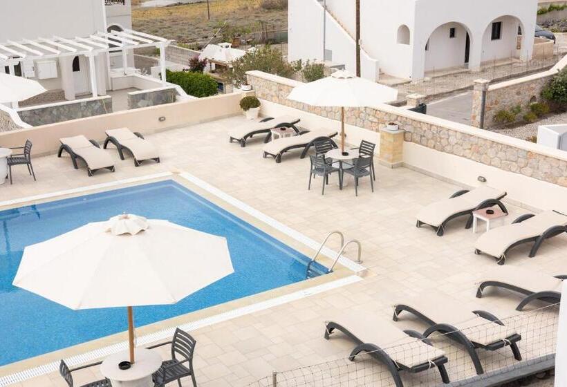هتل Hiraeth Santorini