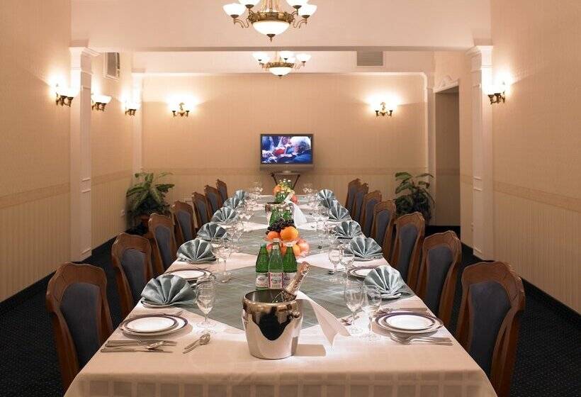 هتل Ukraine