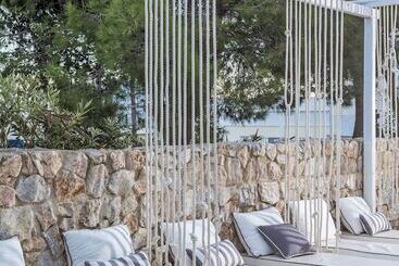 Loizos Stylish Residences