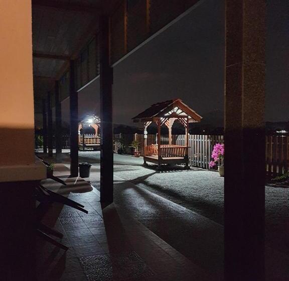 هتل D Village Cottage