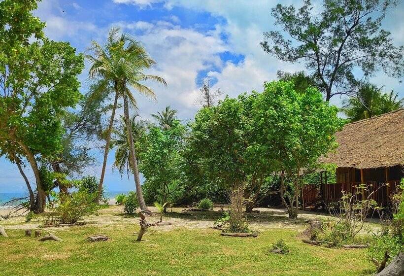 هتل Earth Park Resorts