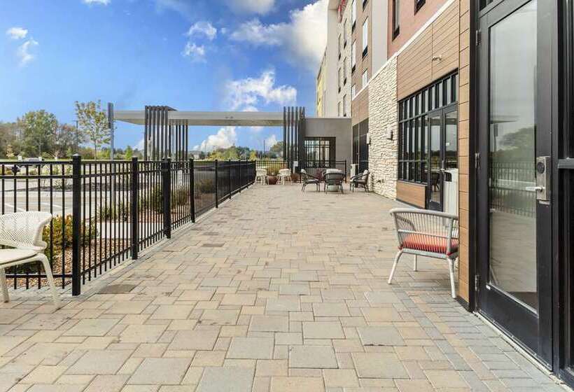 فندق Hilton Garden Inn Detroit Utica