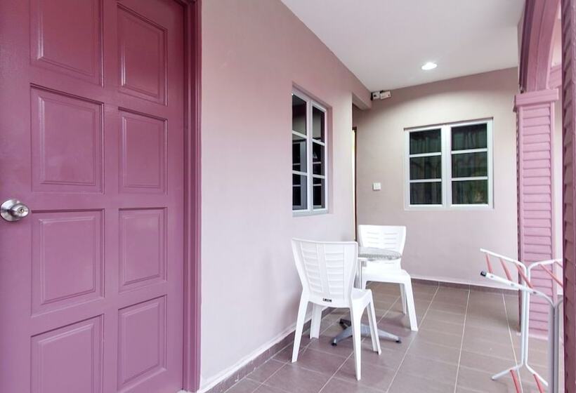 هتل Kampung Guest House   Hostel