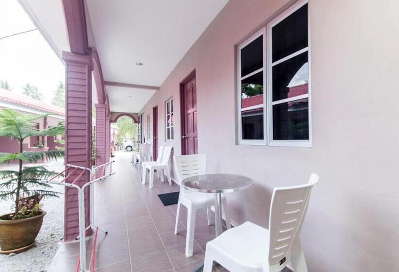 هتل Kampung Guest House   Hostel