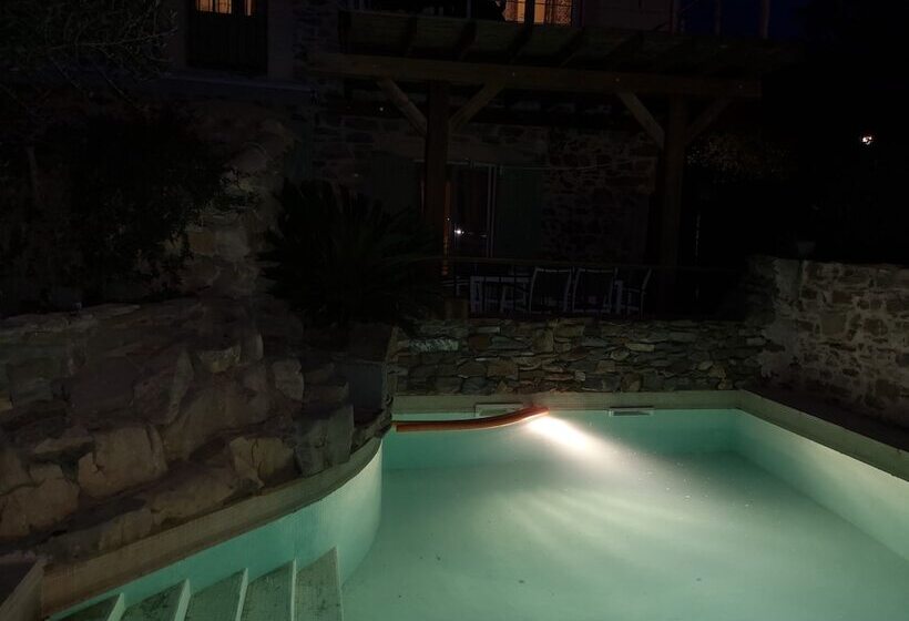 ホテル L Ours Des Corbières   Chambres D Hôtes