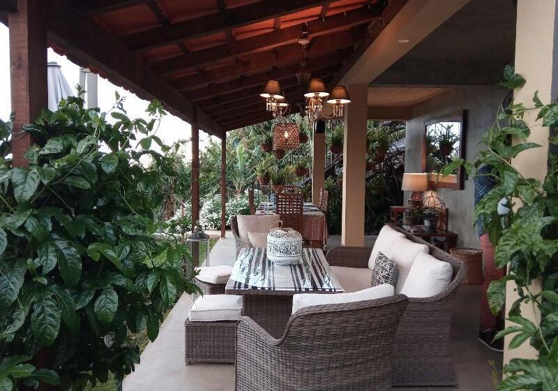 هتل Les Terrasses Suites