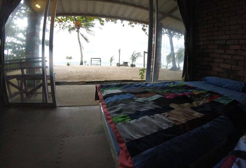 בית מלון כפרי Naga Puri Beach Retreat
