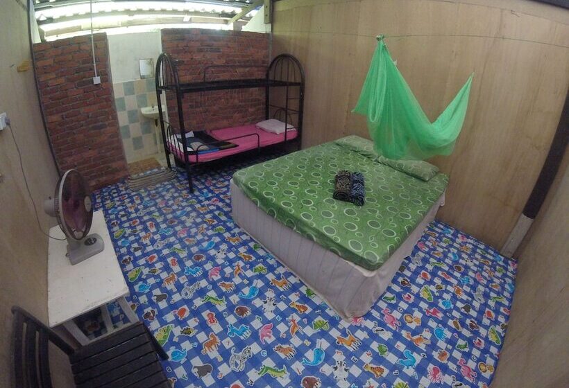 בית מלון כפרי Naga Puri Beach Retreat