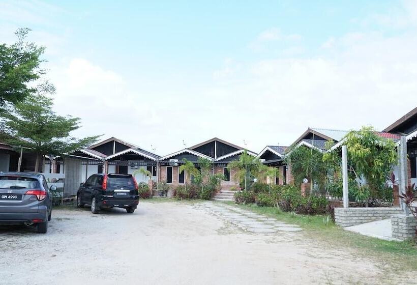 هتل Pondok Muara Chalet