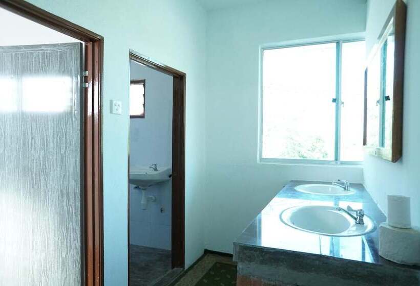 هتل Pondok Muara Chalet