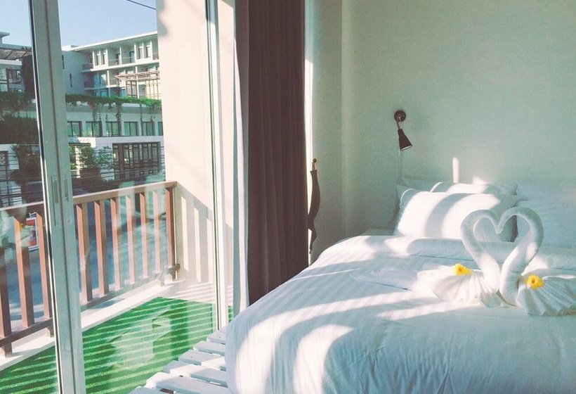 ホテル Take A Break At Naiyang Beach Hostel