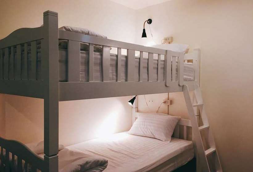 ホテル Take A Break At Naiyang Beach Hostel