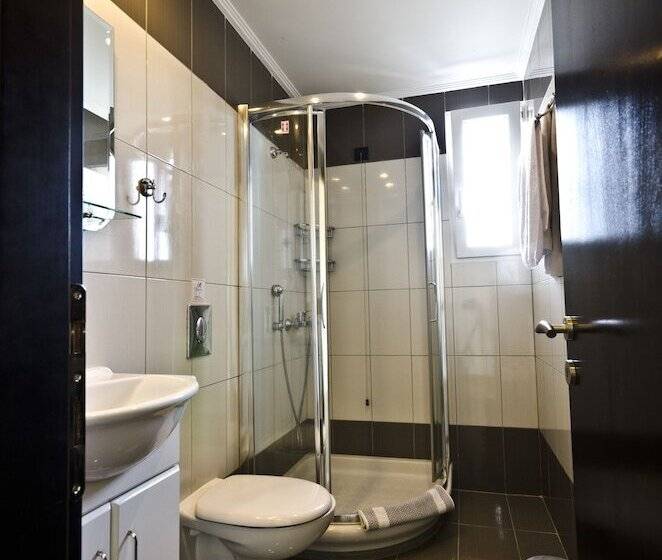 Sonia Hotel & Suites