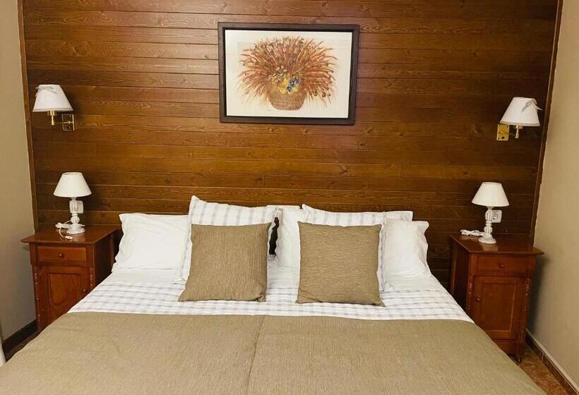 Hostal Escuils