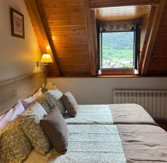 Hostal Escuils