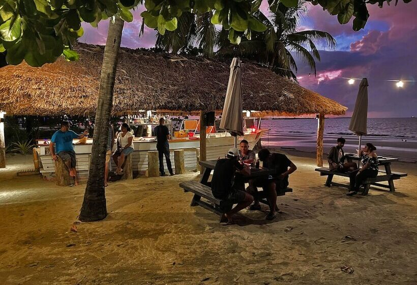 Hotel Aquarius On The Beach