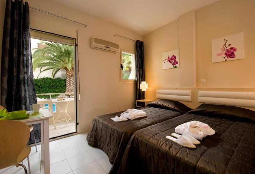 Fotos del hotel Axos:  5