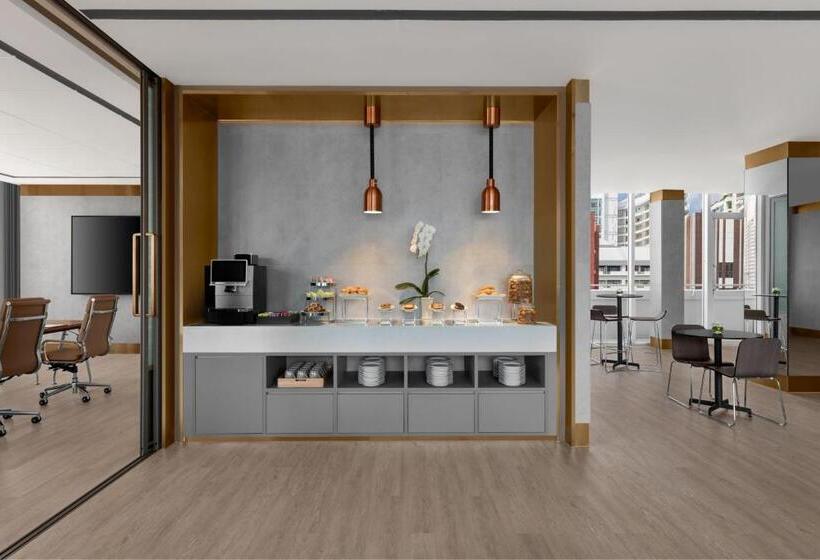 هتل Courtyard By Marriott Bangkok
