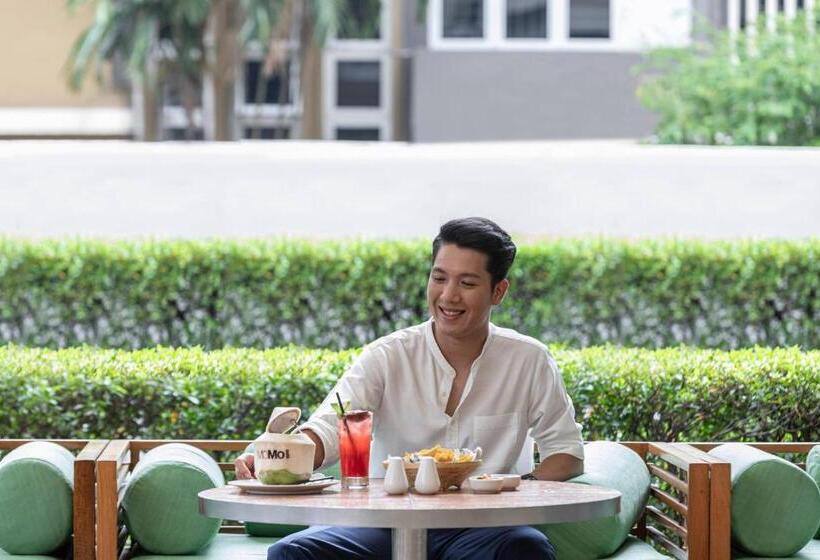 هتل Courtyard By Marriott Bangkok