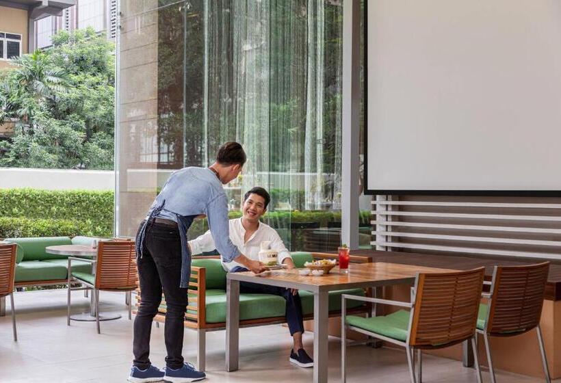 هتل Courtyard By Marriott Bangkok