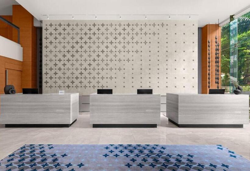 هتل Courtyard By Marriott Bangkok