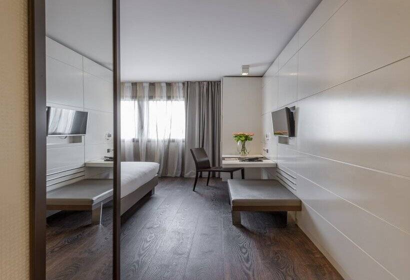 Fotos del hotel H10 Roma Città:  75
