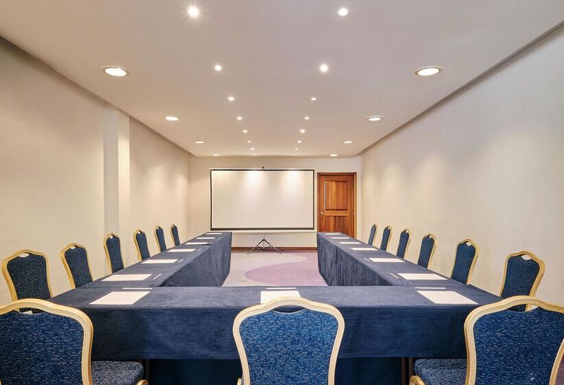 هتل Iberostar Waves Tucán