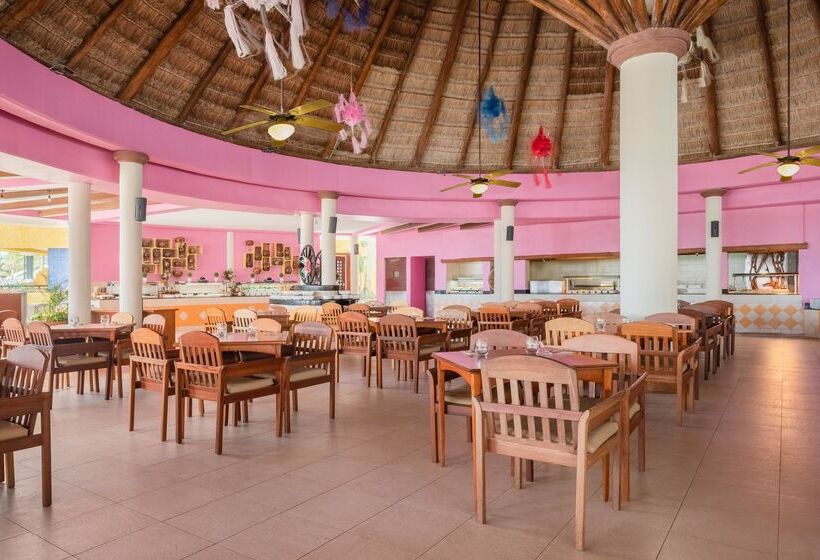 هتل Iberostar Waves Tucán