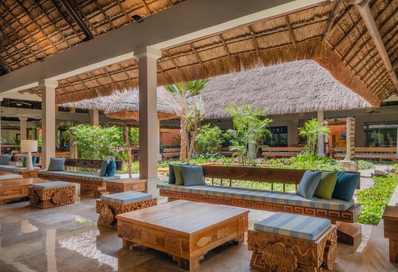 هتل Iberostar Waves Tucán