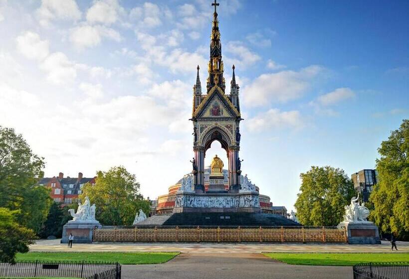 هتل Lancaster Hall