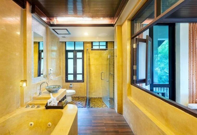 هتل Racha Kiri Resort And Spa Khanom