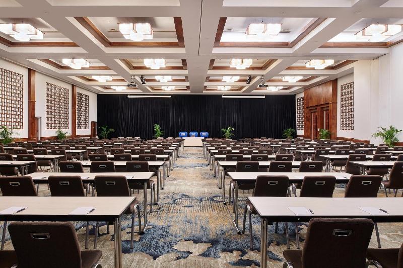 هتل Sheraton Fiji Golf & Beach Resort