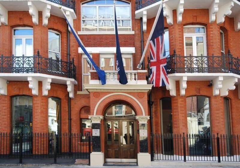 هتل The Harrington Apartments