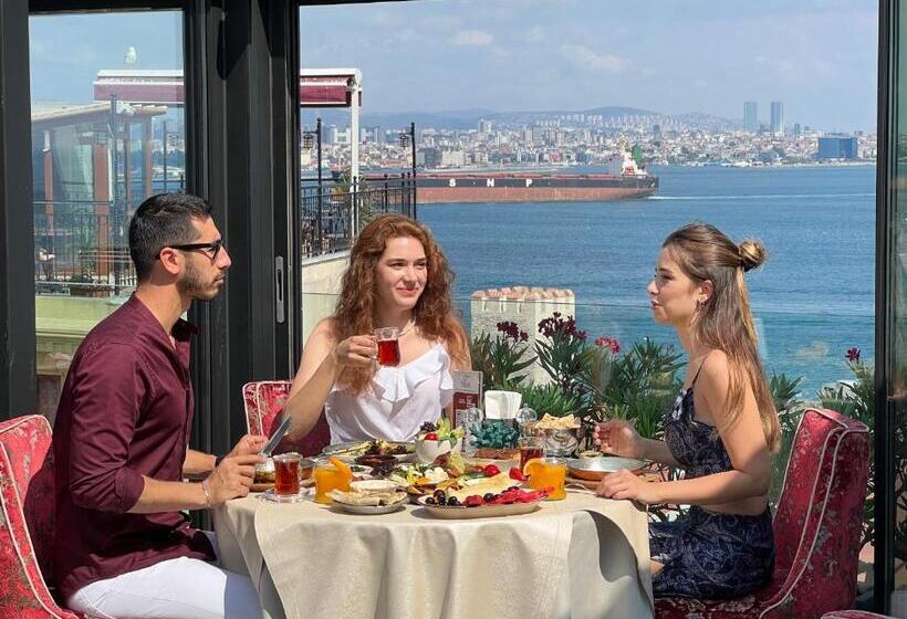 هتل Tria  Istanbul