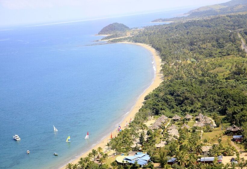 هتل Uprising Beach Resort
