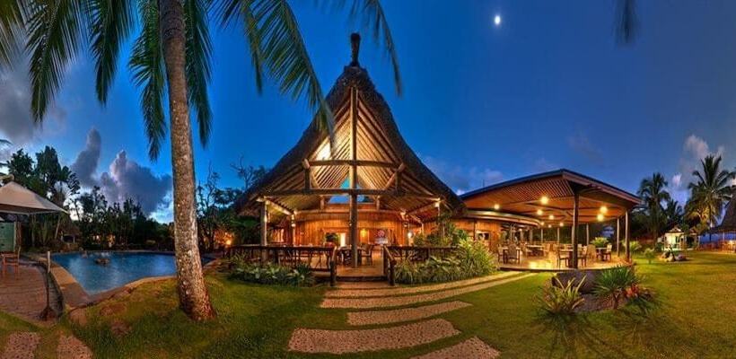 هتل Uprising Beach Resort