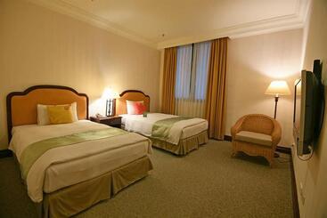 هتل Weiyat Grand