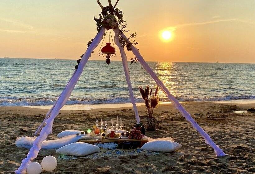 هتل Marbella Beach