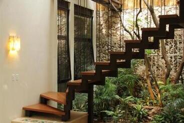 Treehouse Boutique Hotel, An Adults Only Boutique