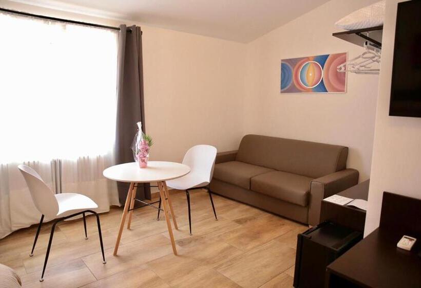 تختخواب و صبحانه Zeta Rooms