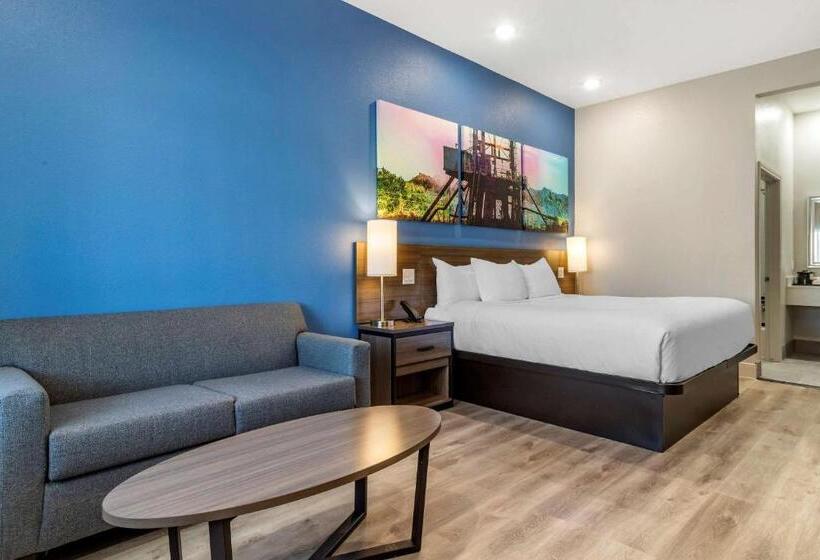 בית מלון כפרי Clarion Pointe Port Arthur Beaumont South