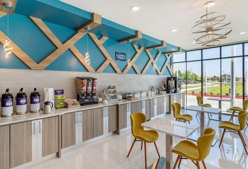 בית מלון כפרי Clarion Pointe Port Arthur Beaumont South