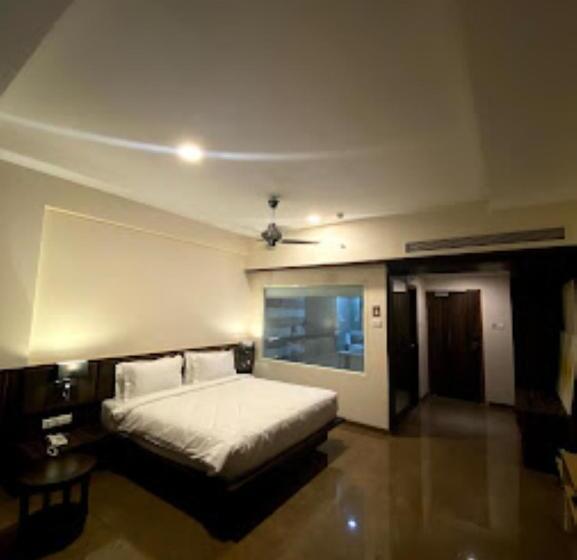 فندق High Rise Regency, Burhanpur