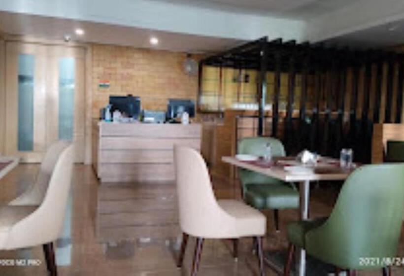 فندق High Rise Regency, Burhanpur