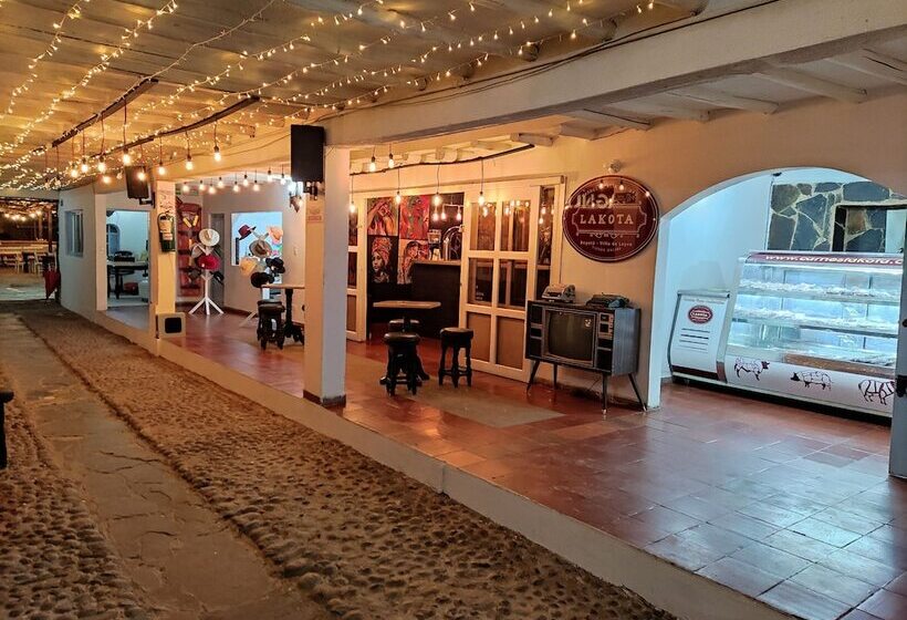 هتل Laureles De La Villa