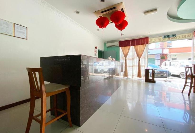فندق Oyo 90169 The Grand 2