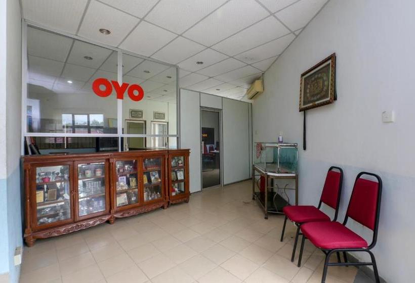 فندق Oyo 90174 Tuah Inn