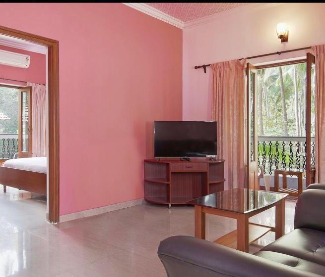 پانسیون Franria Villa Guest House